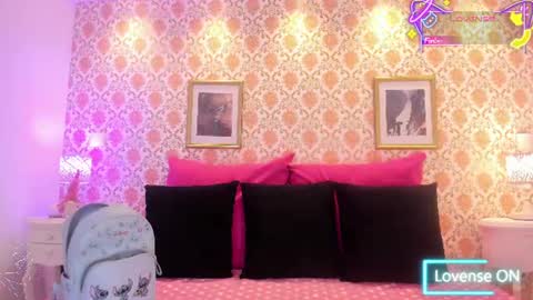 SaraAvila  online show from June 10, 2026, 7:35 pm