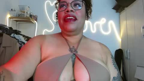 sarabbw173 online show from February 15, 2026, 11:12 pm