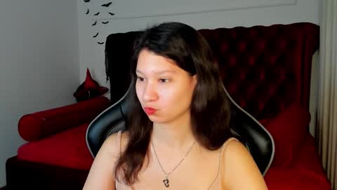 SaraDenars online show from November 11, 2025, 7:08 am