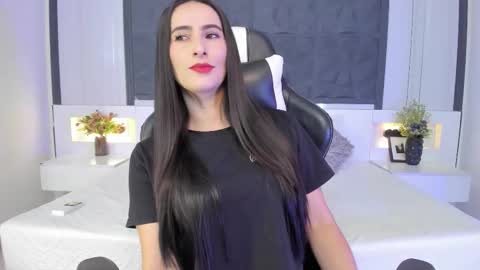Snapshot of saragomez_1 chatting on October 15, 2025, 1:22 pm Sara Gomez online show from October 15, 2025, 1:22 pm