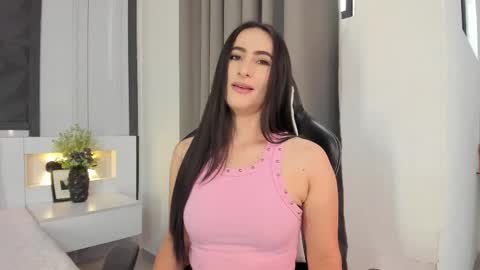 Snapshot of saragomez_1 chatting on October 17, 2025, 1:46 pm Sara Gomez online show from October 17, 2025, 1:46 pm