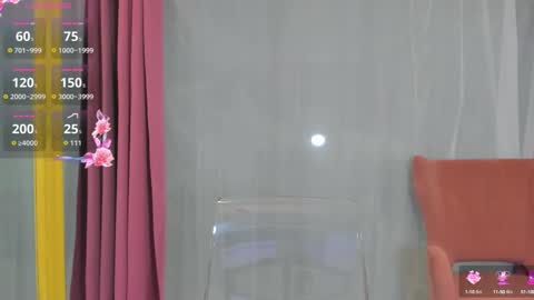 Snapshot of sarah_blake_ chatting on October 7, 2025, 8:44 am Sara online show from October 7, 2025, 8:44 am