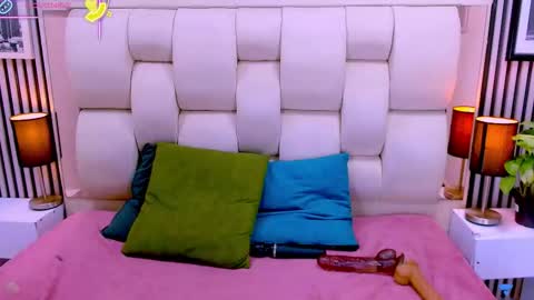 Sarah online show from December 18, 2025, 1:33 am