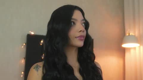       online show from April 17, 2026, 10:35 pm