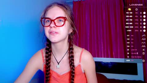 Snapshot of sarah_hs chatting on January 2, 2025, 12:24 pm Sarah online show from January 2, 2025, 12:24 pm