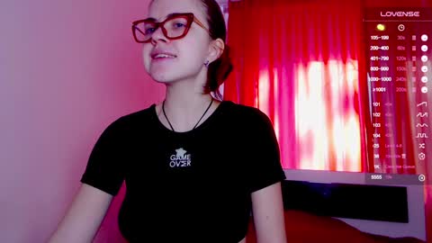 Snapshot of sarah_hs chatting on February 5, 2025, 8:54 am Sarah online show from February 5, 2025, 8:54 am