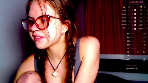 Snapshot of sarah_hs chatting on February 21, 2025, 1:11 pm Sarah online show from February 21, 2025, 1:11 pm