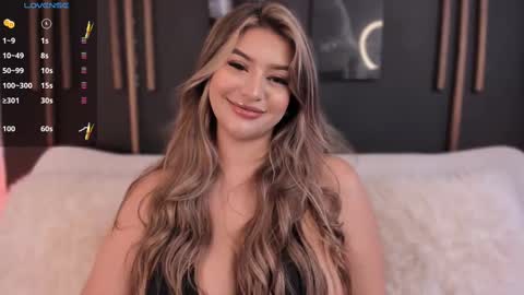 Snapshot of sarah_jacobbs chatting on February 11, 2025, 3:18 pm online show from February 11, 2025, 3:18 pm