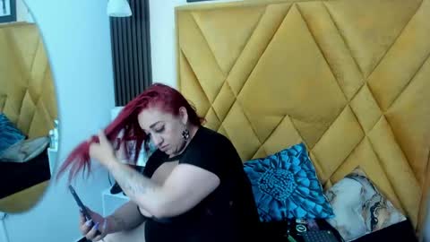 Snapshot of sarah_moonx chatting on May 24, 2026, 6:57 pm Sarah Moonx online show from May 24, 2026, 6:57 pm