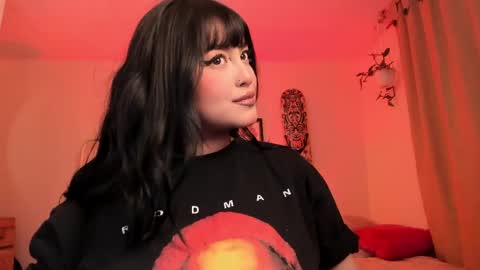 Snapshot of sarah_volkov chatting on May 28, 2026, 5:05 am online show from May 28, 2026, 5:05 am
