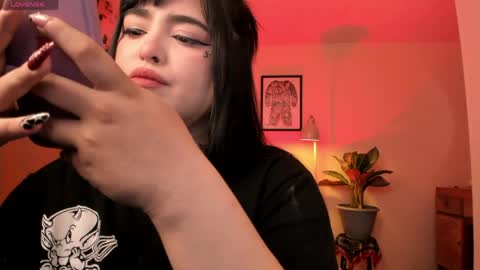 Snapshot of sarah_volkov chatting on June 6, 2026, 7:13 am online show from June 6, 2026, 7:13 am