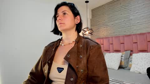 Sarah Deyvis online show from January 23, 2025, 1:56 pm