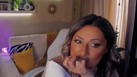Snapshot of sarahholly chatting on May 13, 2026, 6:44 am Divine Sarah NONUDE model online show from May 13, 2026, 6:44 am