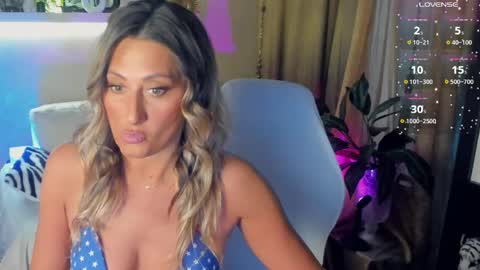 Snapshot of sarahholly chatting on May 24, 2026, 4:34 pm Divine Sarah NONUDE model online show from May 24, 2026, 4:34 pm