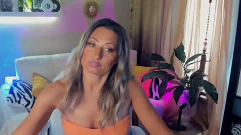 Snapshot of sarahholly chatting on May 26, 2026, 7:48 am Divine Sarah NONUDE model online show from May 26, 2026, 7:48 am