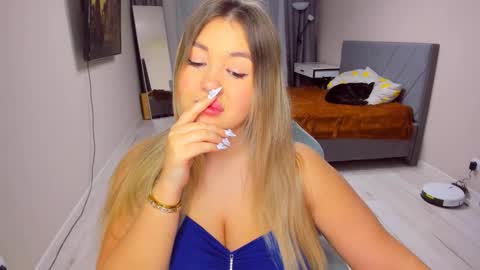 Sarah online show from February 9, 2026, 2:43 pm