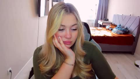 Snapshot of sarahmils chatting on April 27, 2026, 1:31 pm Sarah online show from April 27, 2026, 1:31 pm