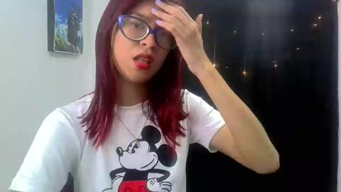 Snapshot of sarahsmitt chatting on February 20, 2025, 9:42 pm Sarah  online show from February 20, 2025, 9:42 pm