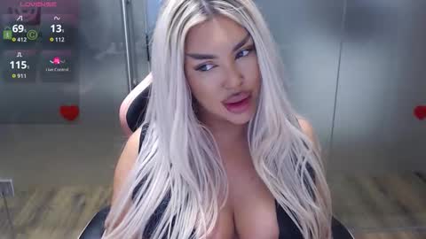 Snapshot of sarahstone_ chatting on February 9, 2026, 8:29 am Sarah online show from February 9, 2026, 8:29 am