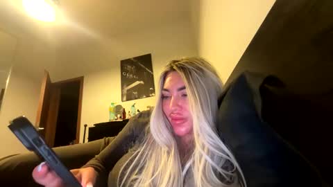 Snapshot of sarahstone_ chatting on February 13, 2026, 11:01 pm Sarah online show from February 13, 2026, 11:01 pm