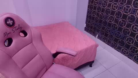 Sara  online show from March 8, 2025, 12:09 pm