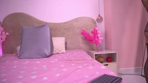 Snapshot of sarak_ chatting on February 23, 2026, 11:51 am Sara online show from February 23, 2026, 11:51 am