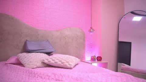 Snapshot of sarak_ chatting on April 16, 2026, 11:55 am Sara online show from April 16, 2026, 11:55 am