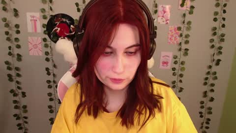 Snapshot of sarakinski chatting on December 25, 2024, 2:56 pm Sara online show from December 25, 2024, 2:56 pm