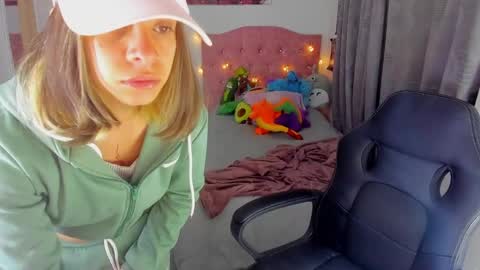 sara  online show from December 24, 2024, 12:44 am