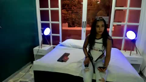 Sara online show from July 19, 2026, 8:01 pm