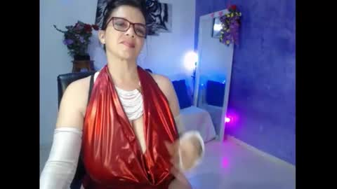 Snapshot of sarasmith2 chatting on January 17, 2025, 7:49 pm sara online show from January 17, 2025, 7:49 pm