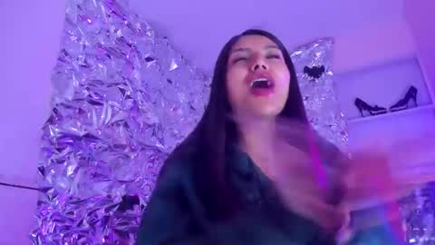 sarastonesx online show from November 29, 2025, 7:22 am