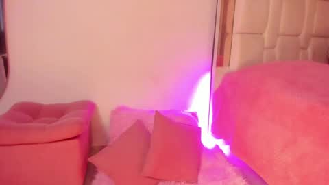 Snapshot of saratorresxx chatting on February 19, 2025, 2:55 pm Sara online show from February 19, 2025, 2:55 pm