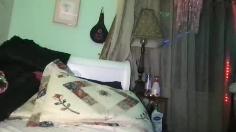 saraxcxo online show from November 26, 2025, 8:04 am