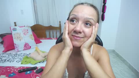 saray1221 online show from March 6, 2025, 8:48 pm