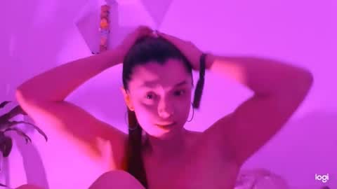 Snapshot of saray2312 chatting on December 16, 2024, 10:45 pm Saray  online show from December 16, 2024, 10:45 pm