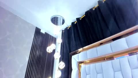 Snapshot of sarayroyse chatting on November 3, 2025, 7:37 pm Saray online show from November 3, 2025, 7:37 pm