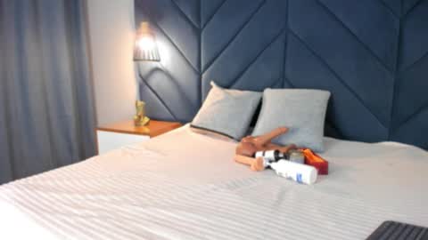 Sara  online show from February 1, 2026, 4:44 am