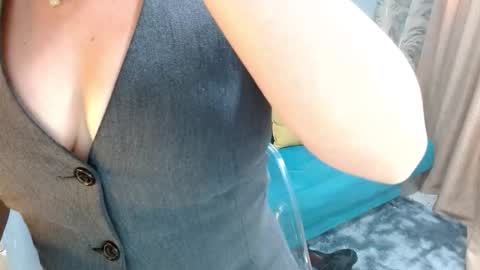 sarita_klein online show from October 26, 2025, 7:31 pm