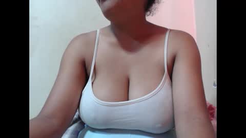 saronette online show from November 4, 2025, 5:28 am