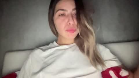 Sarrah online show from November 8, 2025, 10:30 pm