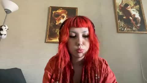 Mia online show from May 13, 2026, 2:14 pm