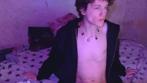 Snapshot of sasha_bb21 chatting on May 18, 2026, 8:25 pm sasha_bb21 online show from May 18, 2026, 8:25 pm