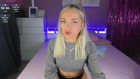 Snapshot of sasha_hardy chatting on May 1, 2026, 7:51 pm Sasha online show from May 1, 2026, 7:51 pm