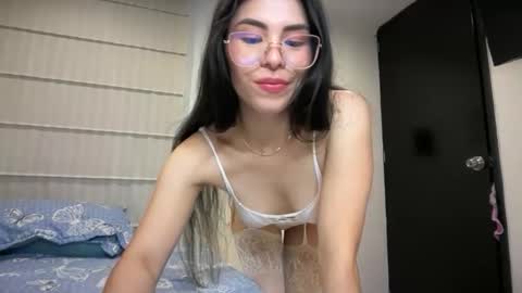 sasha_jonne online show from November 19, 2025, 1:49 am
