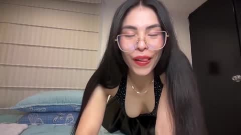 sasha_jonne online show from November 26, 2025, 2:45 am