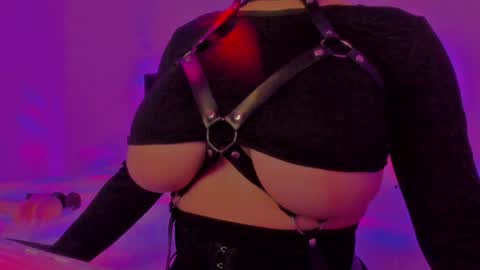 Snapshot of sashachase chatting on February 9, 2025, 1:33 am Sasha online show from February 9, 2025, 1:33 am