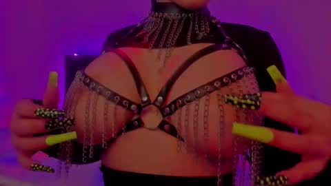 Snapshot of sashachase chatting on March 8, 2025, 7:27 am Sasha online show from March 8, 2025, 7:27 am