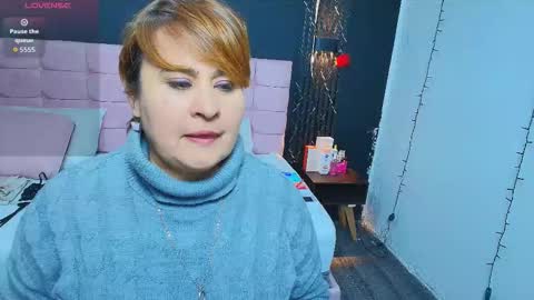 S A S H A R O S E online show from September 9, 2025, 12:37 pm