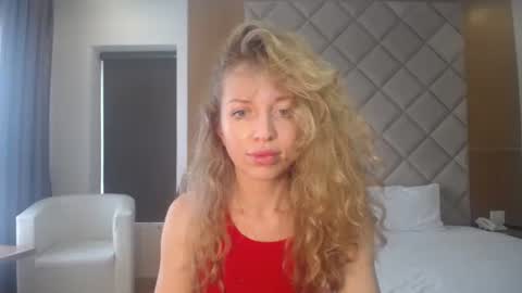 Sasha online show from November 18, 2025, 8:19 am